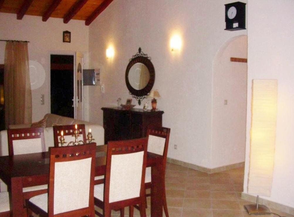 Villa Spiti Ute Makrádes 외부 사진